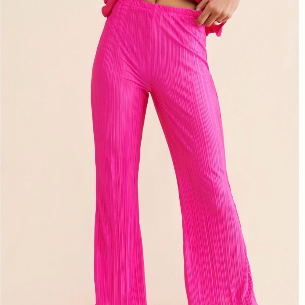 NWOT SOLD OUT Good American “Always Fit” Plissé Pant